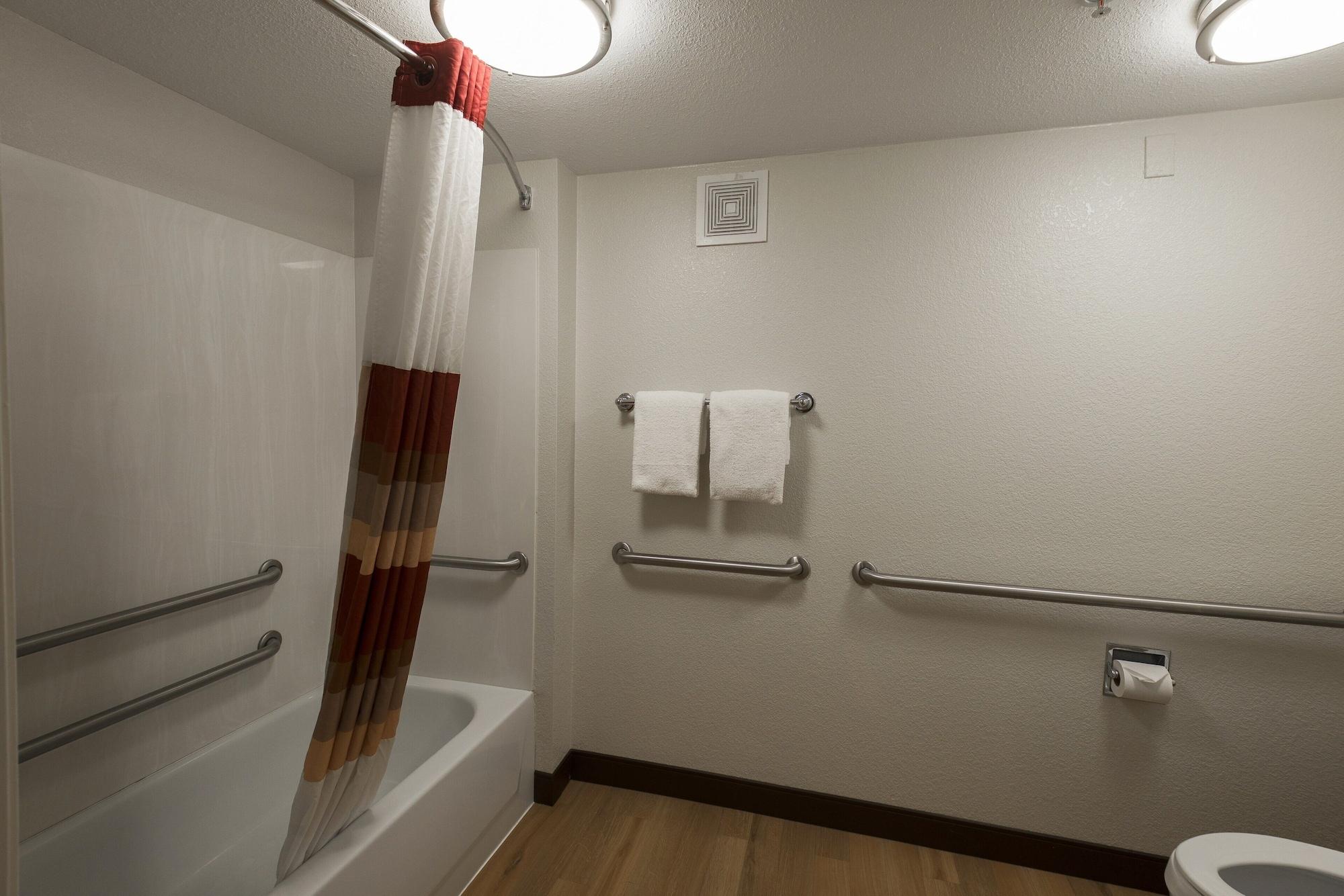 Red Roof Inn Detroit Metro Airport - Белвил Екстериор снимка