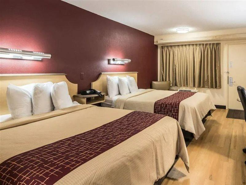 Red Roof Inn Detroit Metro Airport - Белвил Екстериор снимка