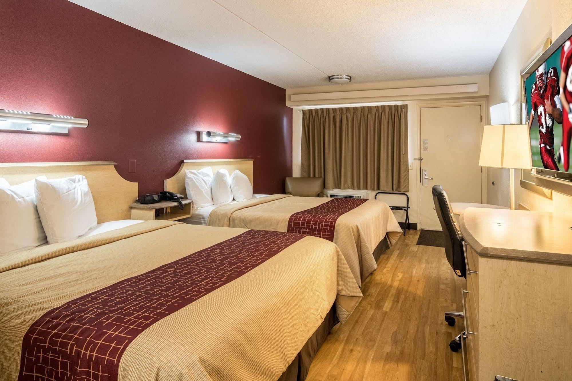 Red Roof Inn Detroit Metro Airport - Белвил Екстериор снимка