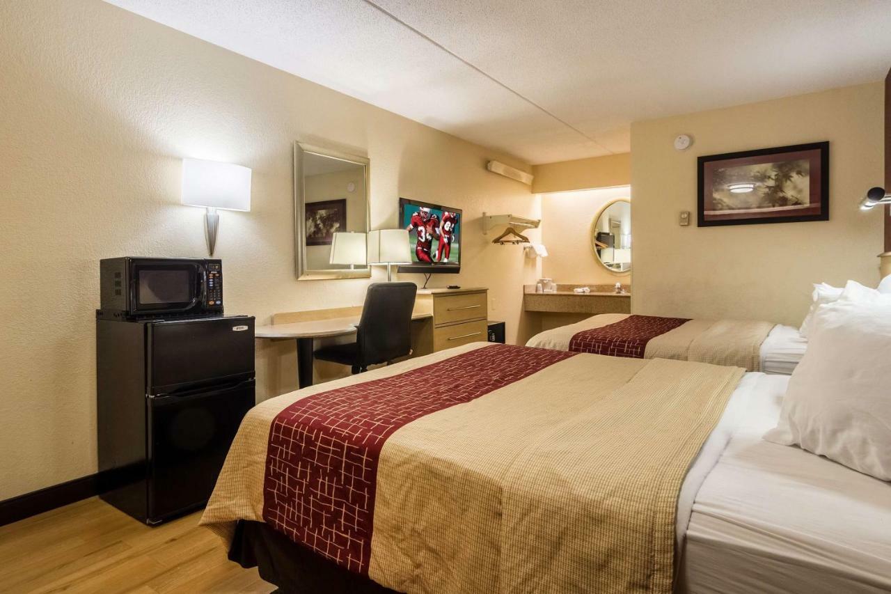 Red Roof Inn Detroit Metro Airport - Белвил Екстериор снимка